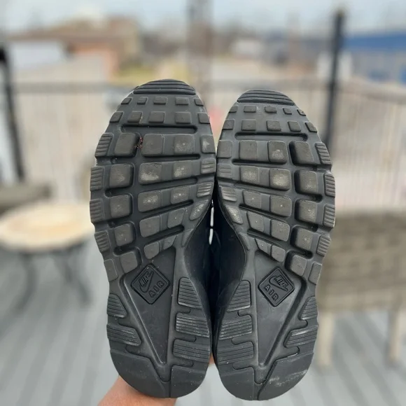Nike Air Huarache Run Triple Black Men’s 9.5 819685-002 Clean & Ready to Wear - Picture 8 of 8